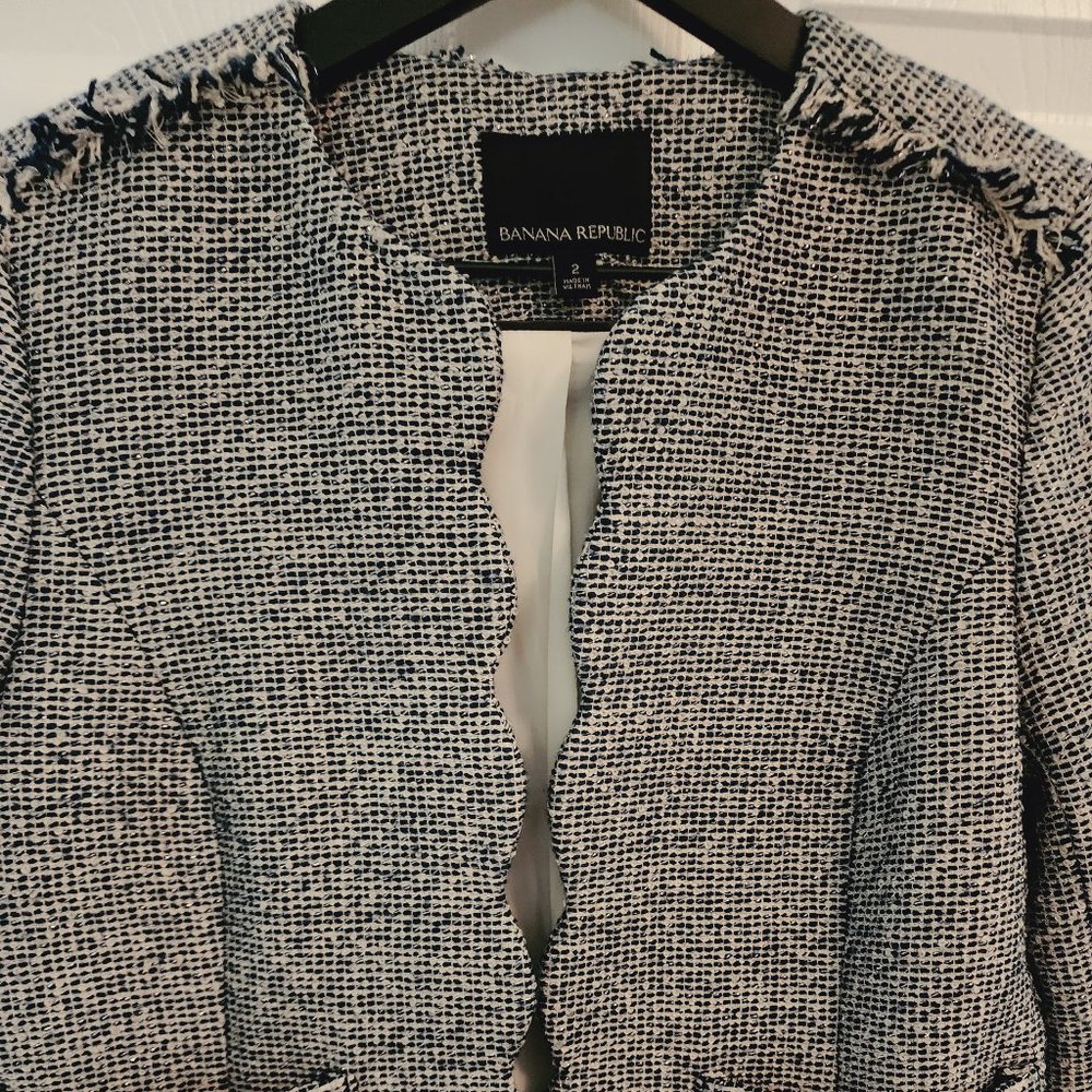Banana Republic Scalloped Tweed Blue & Cream Glittery Blazer Size 2 - Picture 3 of 8
